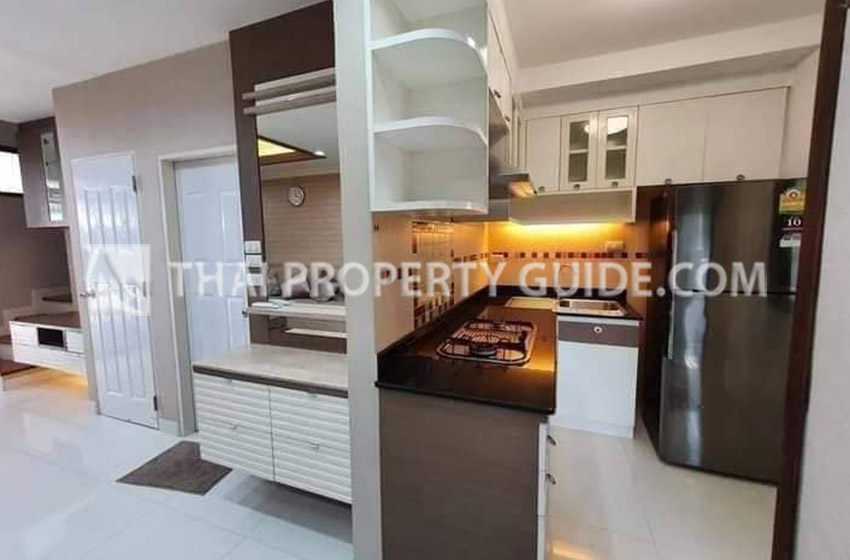 Townhouse in Sukhumvit 